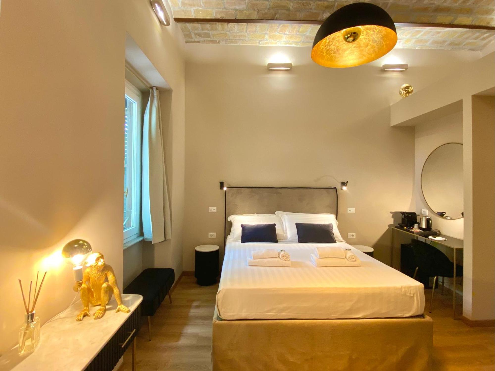 Queen Of Rome Luxury Rooms Ngoại thất bức ảnh