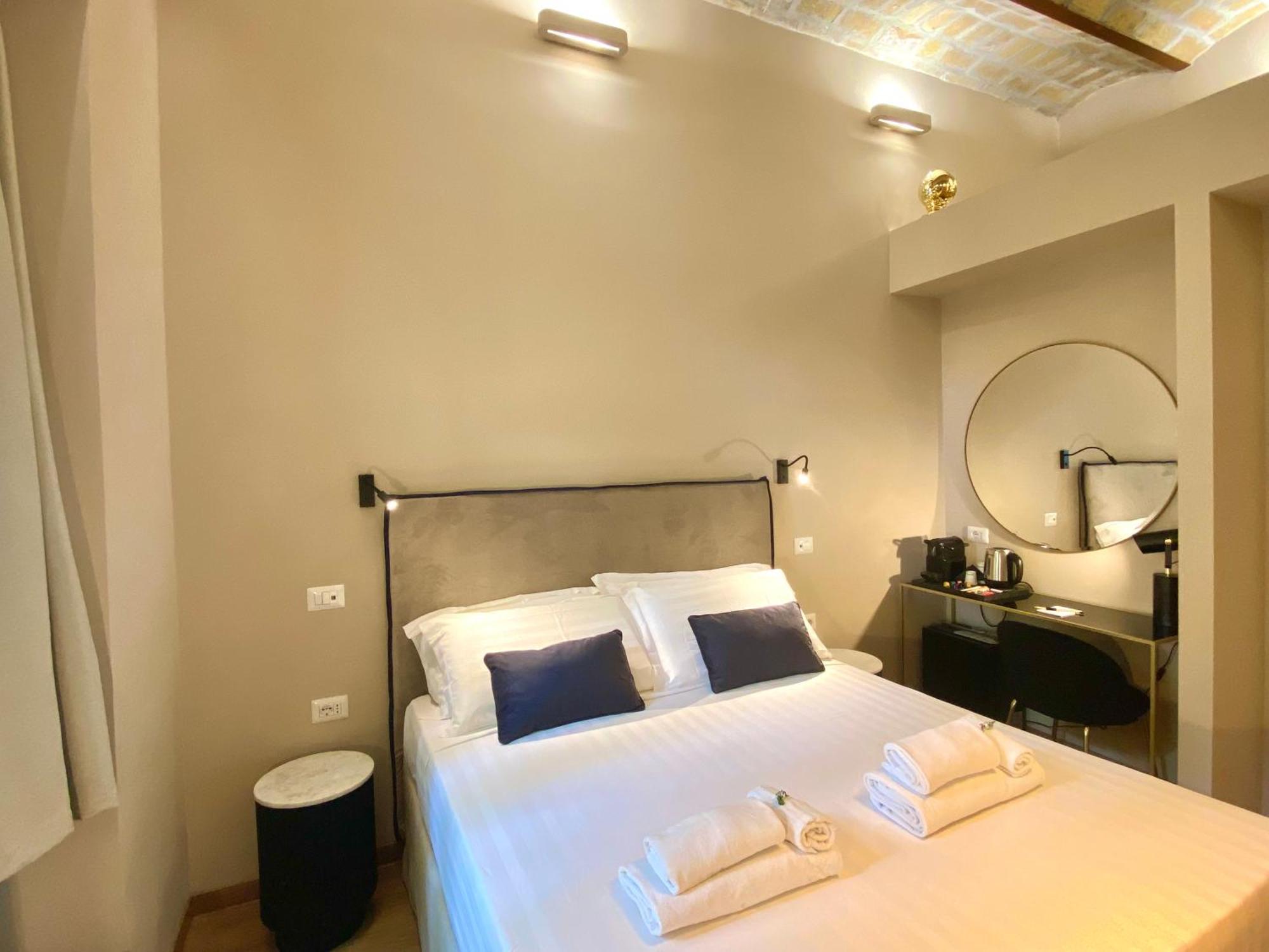 Queen Of Rome Luxury Rooms Ngoại thất bức ảnh