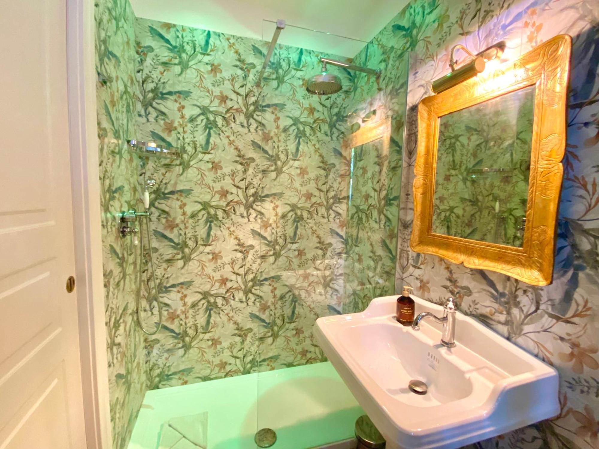 Queen Of Rome Luxury Rooms Ngoại thất bức ảnh