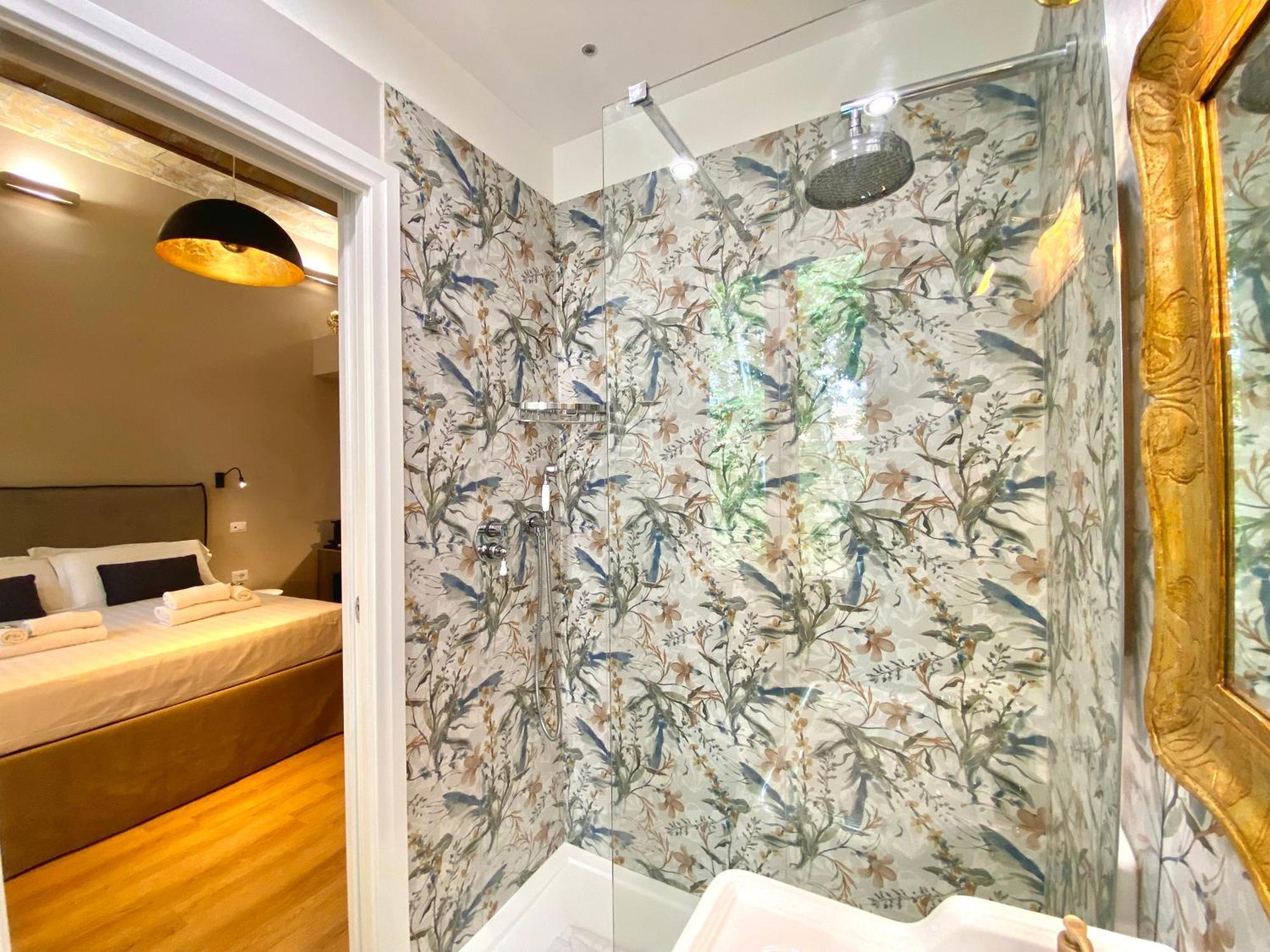 Queen Of Rome Luxury Rooms Ngoại thất bức ảnh