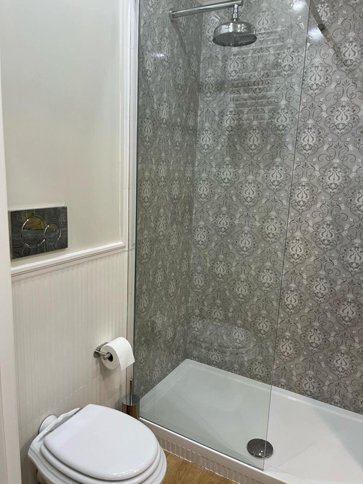 Queen Of Rome Luxury Rooms Ngoại thất bức ảnh