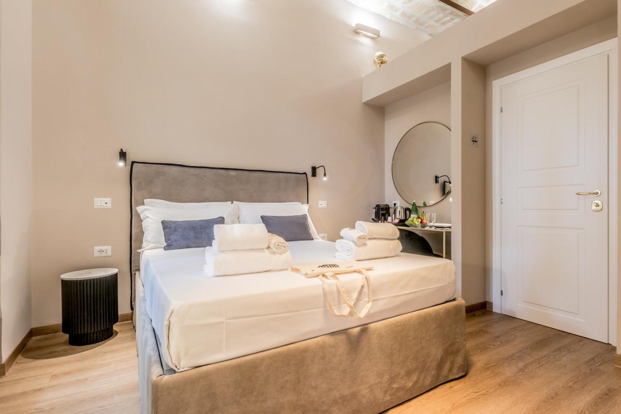 Queen Of Rome Luxury Rooms Ngoại thất bức ảnh