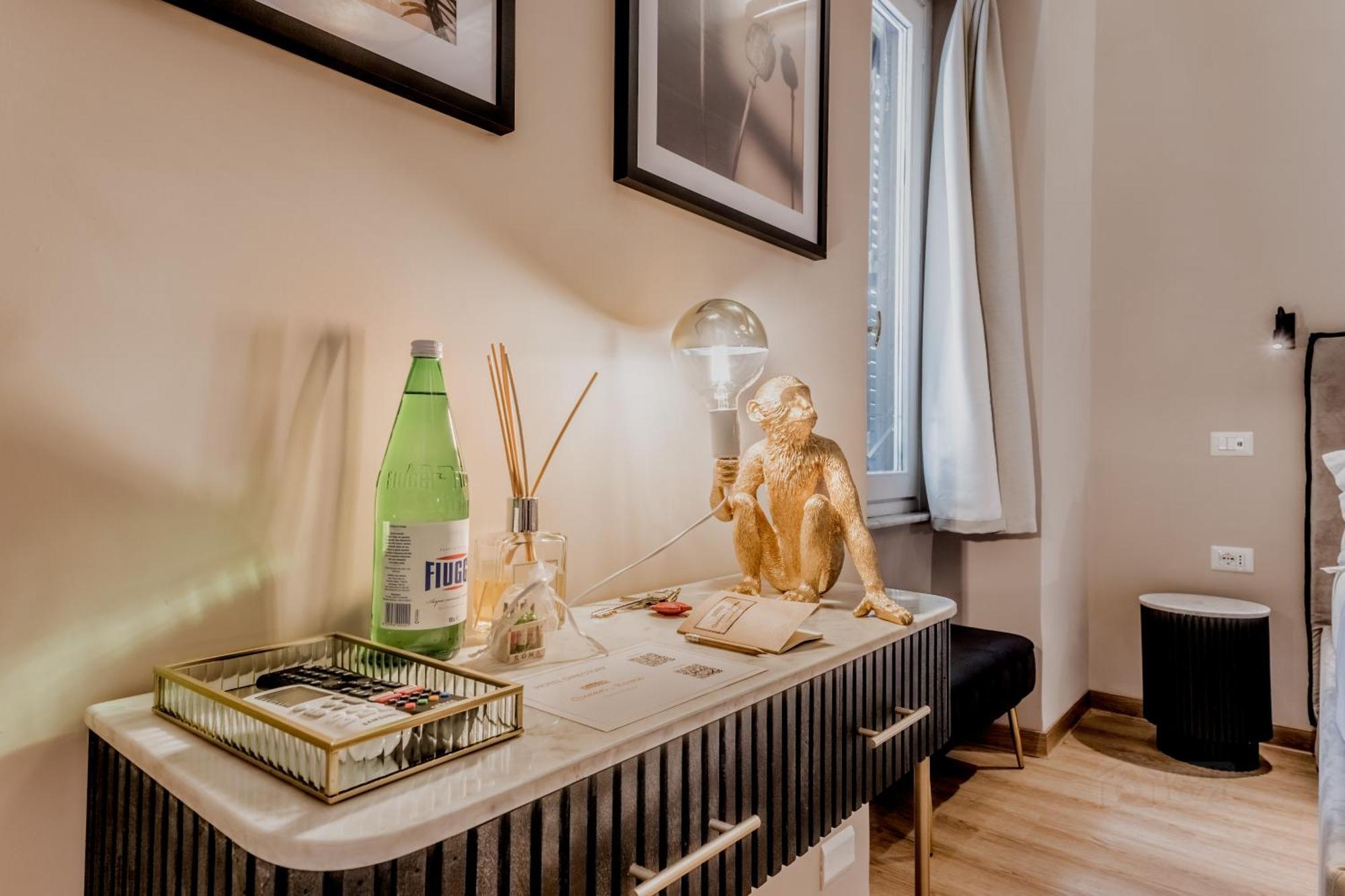 Queen Of Rome Luxury Rooms Ngoại thất bức ảnh