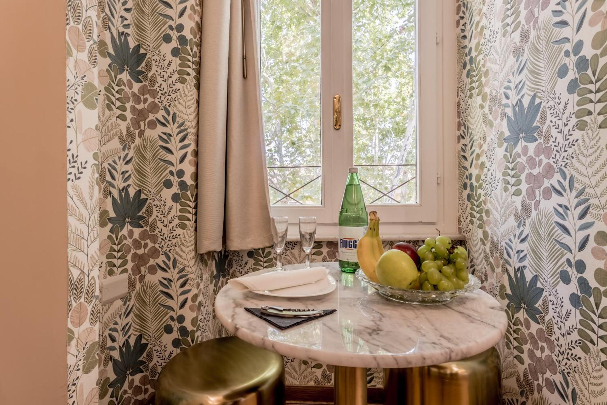 Queen Of Rome Luxury Rooms Ngoại thất bức ảnh