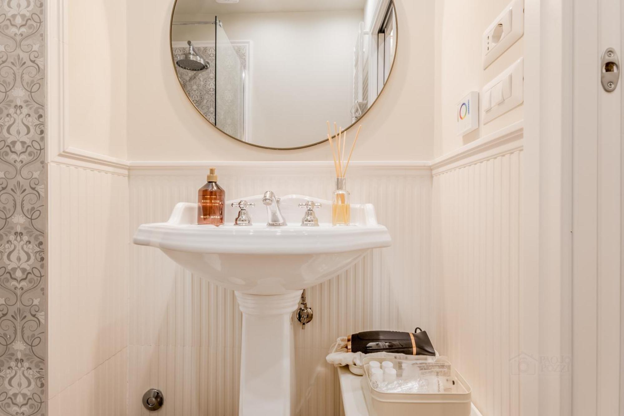 Queen Of Rome Luxury Rooms Ngoại thất bức ảnh